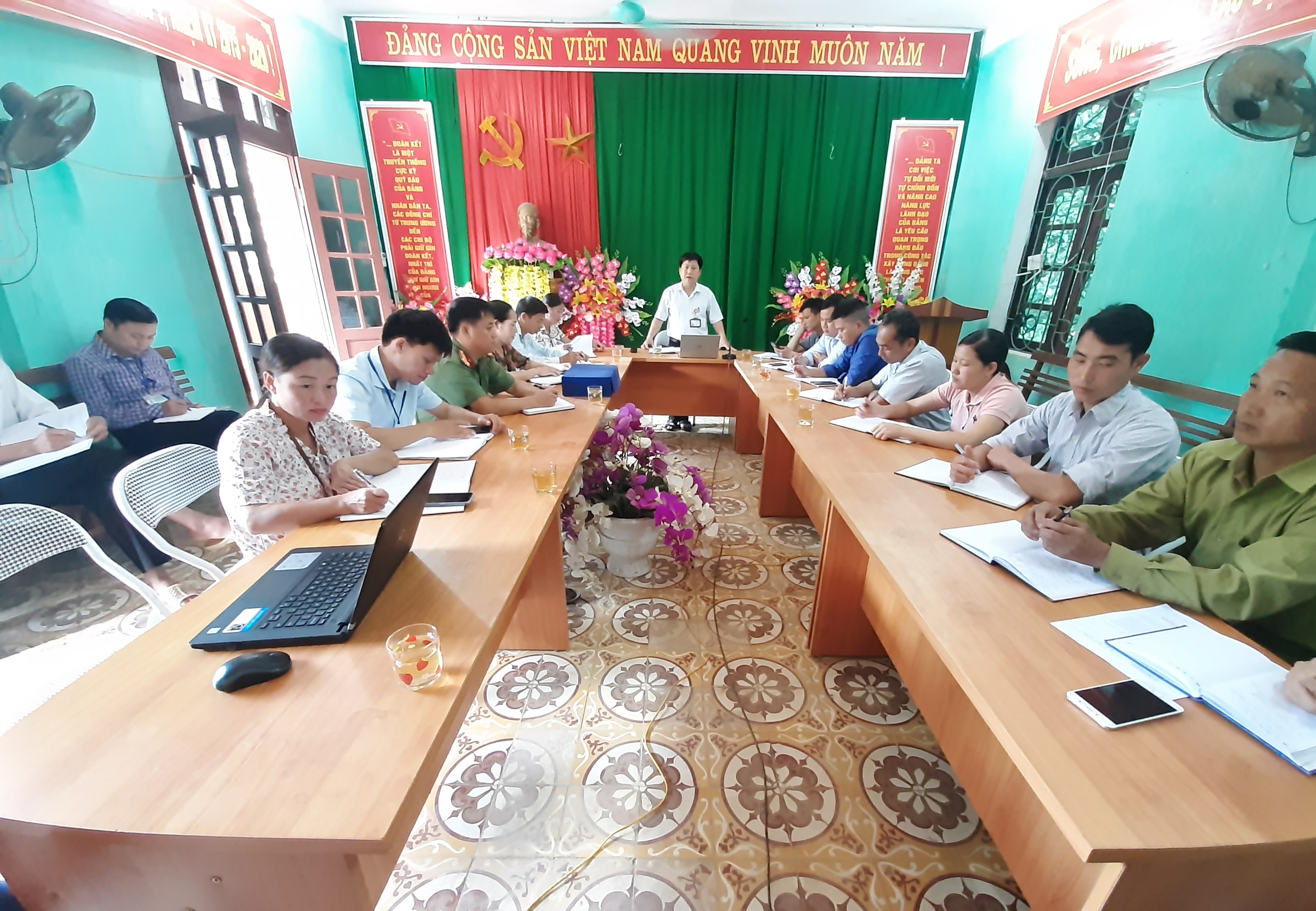 UBND xã Thượng Bình tổ chức họp Ban chỉ đạo phòng, chống covid-19